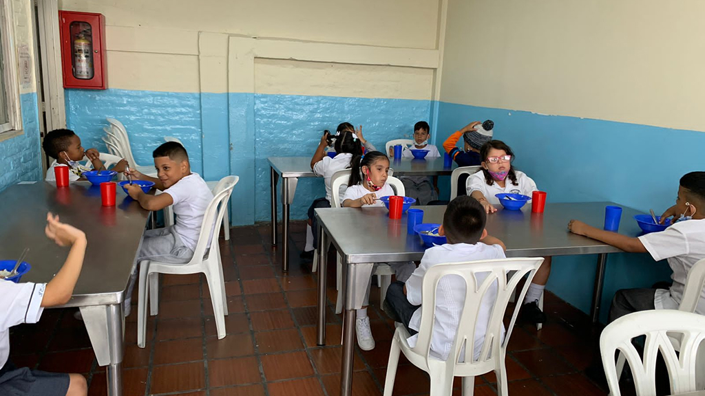 Primera prueba piloto del PAE en la modalidad Preparado en sitio en la ciudad de Cali
